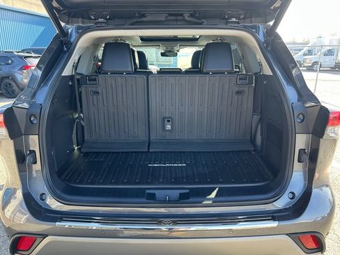 Used 2023 Toyota Highlander Platinum AWD/4WD image 21