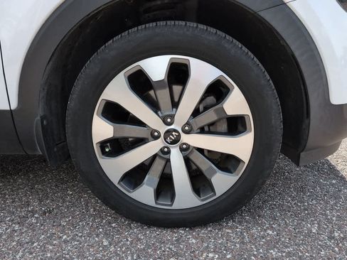 Used 2021 Kia Telluride S FWD image 11
