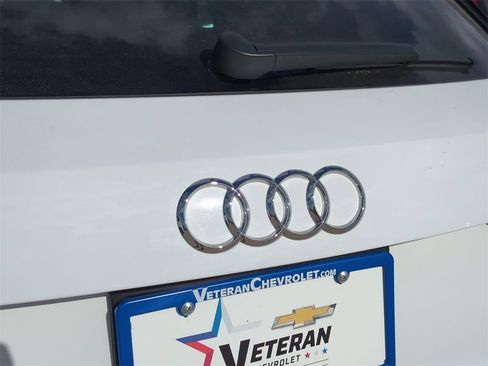 Used 2024 Audi Q3 2.0T Premium image 30