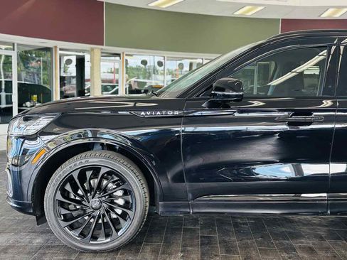 Used 2026 Lincoln Aviator Reserve AWD/4WD image 15