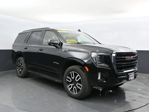 Used 2024 GMC Yukon AT4 w/ Technology Package AWD/4WD image 6