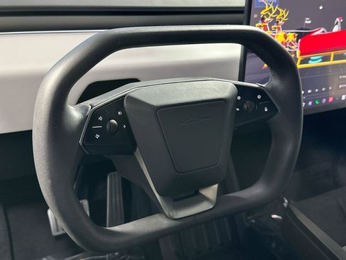 Used 2024 Tesla Cybertruck AWD Crew Cab image 18