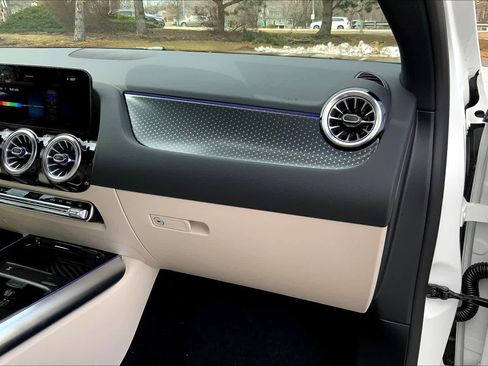 New 2025 Mercedes-Benz GLA 250 GLA 250 image 10