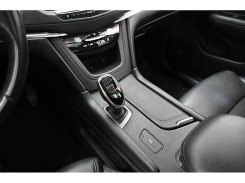 Used 2019 Cadillac XT5 Luxury image 43