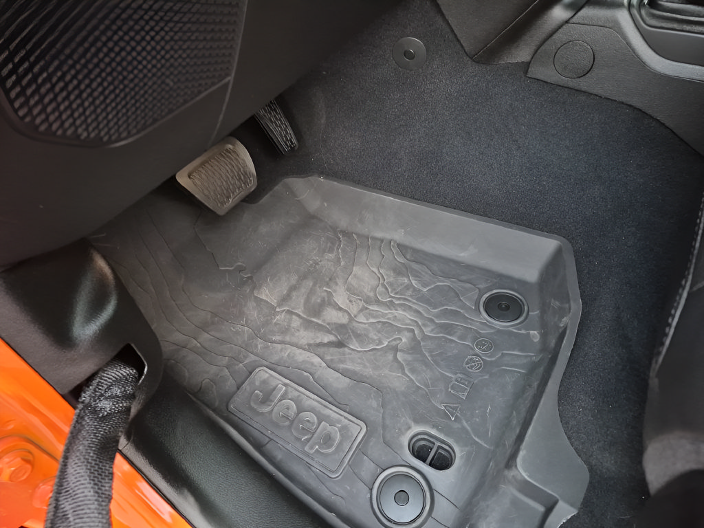 Used 2025 Jeep Wrangler Unlimited Rubicon 392 AWD/4WD image 19