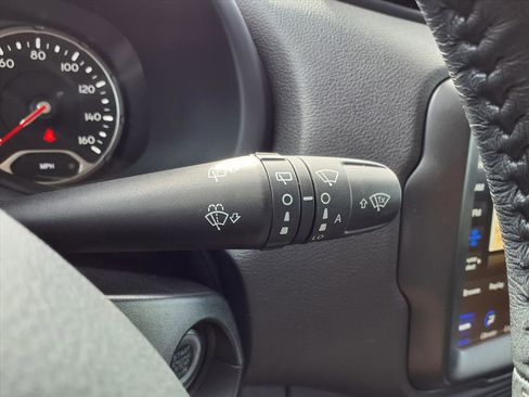 Used 2023 Jeep Renegade Altitude w/ Convenience Group I image 17