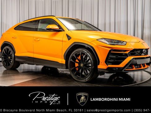 Used 2022 Lamborghini Urus image 1