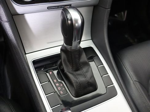 Used 2013 Volkswagen Passat 2.5 SE image 43