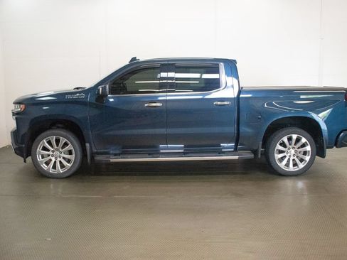 Used 2019 Chevrolet Silverado 1500 High Country w/ Technology Package AWD/4WD image 7