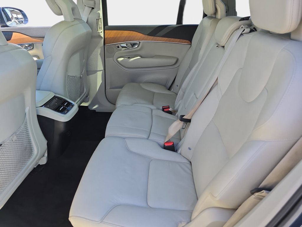 Used 2022 Volvo XC90 T6 Momentum AWD/4WD image 19