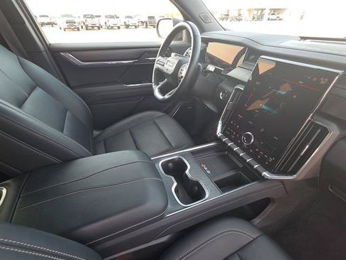 Used 2024 GMC Acadia Elevation FWD image 15