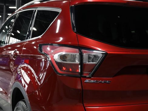 Used 2018 Ford Escape Titanium AWD/4WD image 30