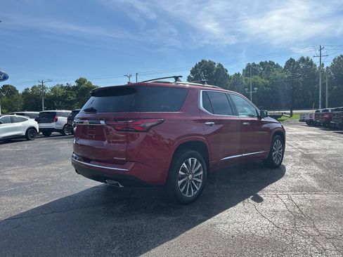Used 2023 Chevrolet Traverse Premier w/ LPO, Floor Liner Package FWD image 3