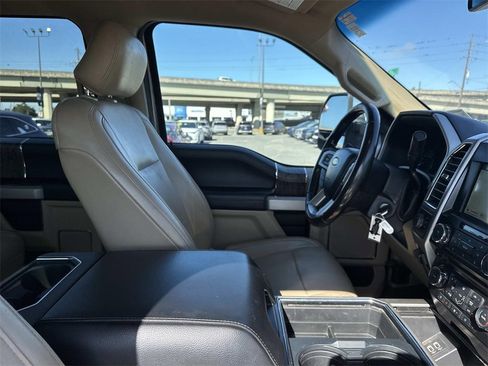 Used 2017 Ford F250 Lariat w/ Chrome Package image 26