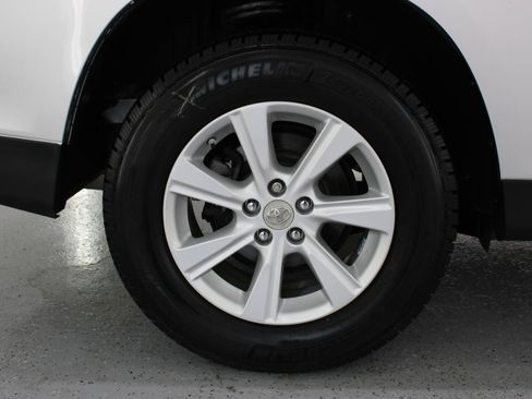 Used 2011 Toyota Highlander SE w/ Tow Pkg FWD image 82