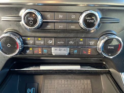 Used 2022 Ford F150 Lariat w/ Equipment Group 502A High image 32