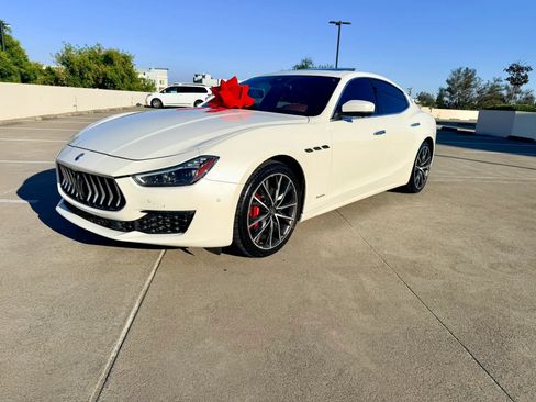 Used 2019 Maserati Ghibli GranLusso RWD image 2