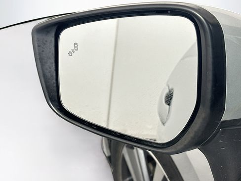 Used 2021 Nissan Versa SV image 16