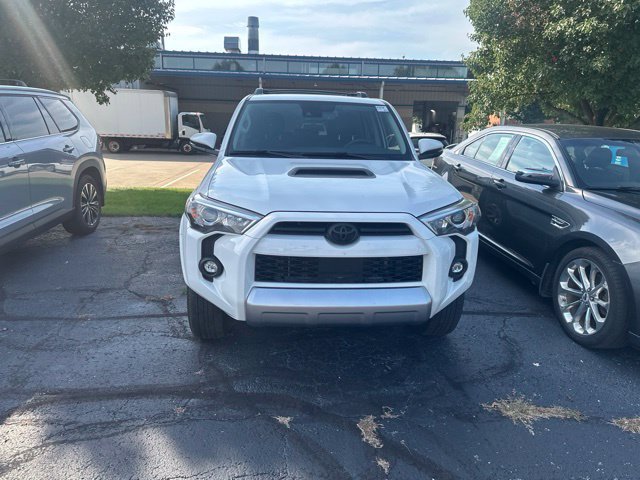 Used 2024 Toyota 4Runner TRD Off-Road Premium w/ Moonroof Package AWD/4WD image 2