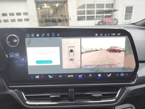 Used 2024 Chevrolet Equinox EV RS AWD/4WD image 26