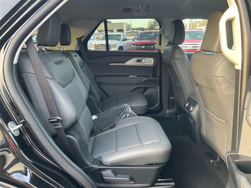 New 2026 Ford Explorer Active w/ Active Comfort Package image 13