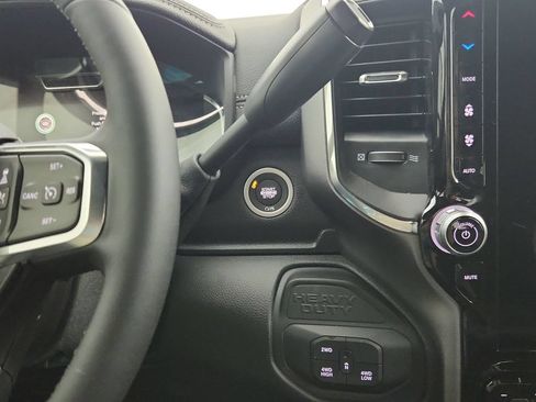 New 2026 RAM 2500 Laramie AWD/4WD image 19