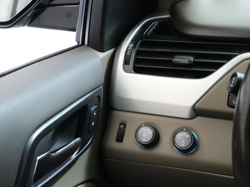 Used 2020 GMC Yukon XL SLT w/ Open Road Package image 15