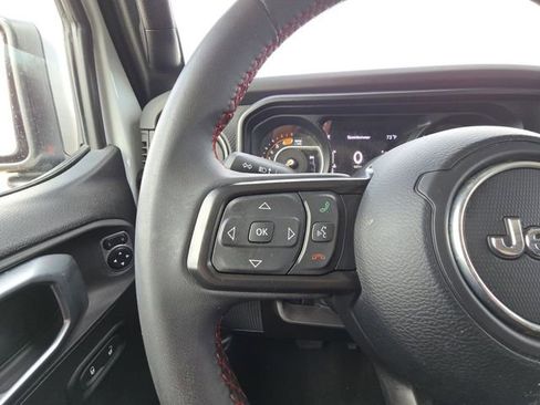 Used 2024 Jeep Wrangler Unlimited Rubicon image 11