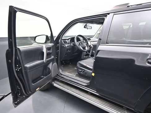 Used 2019 Toyota 4Runner SR5 RWD image 8