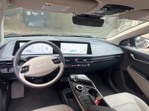 Certified 2024 Kia EV6 Wind w/ Wind Technology Package image 10
