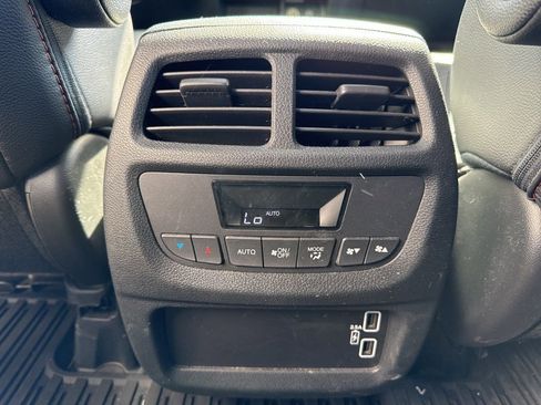 Used 2022 Honda Pilot TrailSport image 11