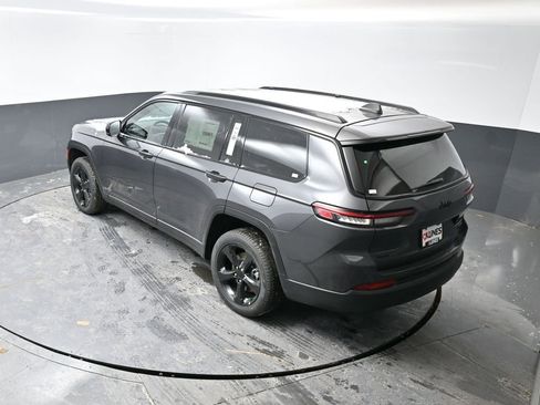 New 2025 Jeep Grand Cherokee L Limited image 36