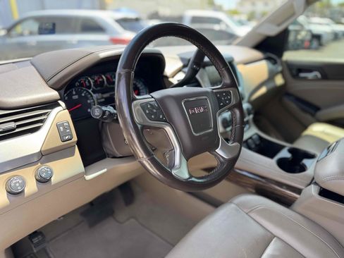 Used 2019 GMC Yukon SLT w/ Open Road Package image 12
