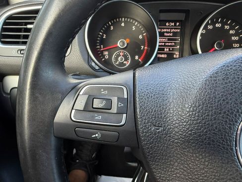 Used 2013 Volkswagen Golf 4-Door FWD image 25