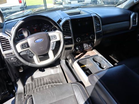 Used 2017 Ford F250 Lariat w/ Lariat Ultimate Package AWD/4WD image 12