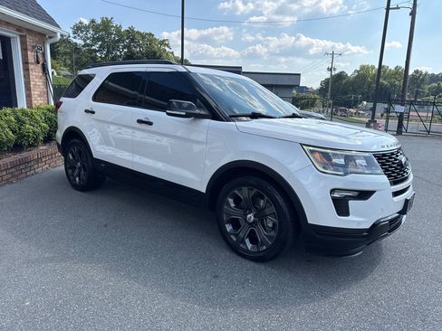 Used 2018 Ford Explorer Sport w/ Equipment Group 401A AWD/4WD image 7
