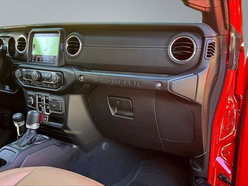 Used 2023 Jeep Wrangler Rubicon w/ Safety Group image 18