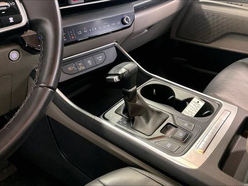 Used 2026 Kia Carnival FWD image 11