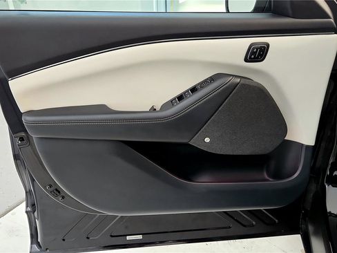 Used 2023 Ford Mustang Mach-E Premium image 32