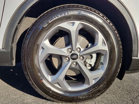 Used 2025 Ford Escape ST-Line w/ Tech Pack #1 image 8