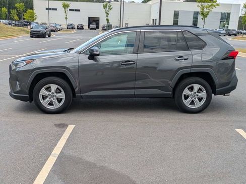 Used 2020 Toyota RAV4 XLE FWD image 3