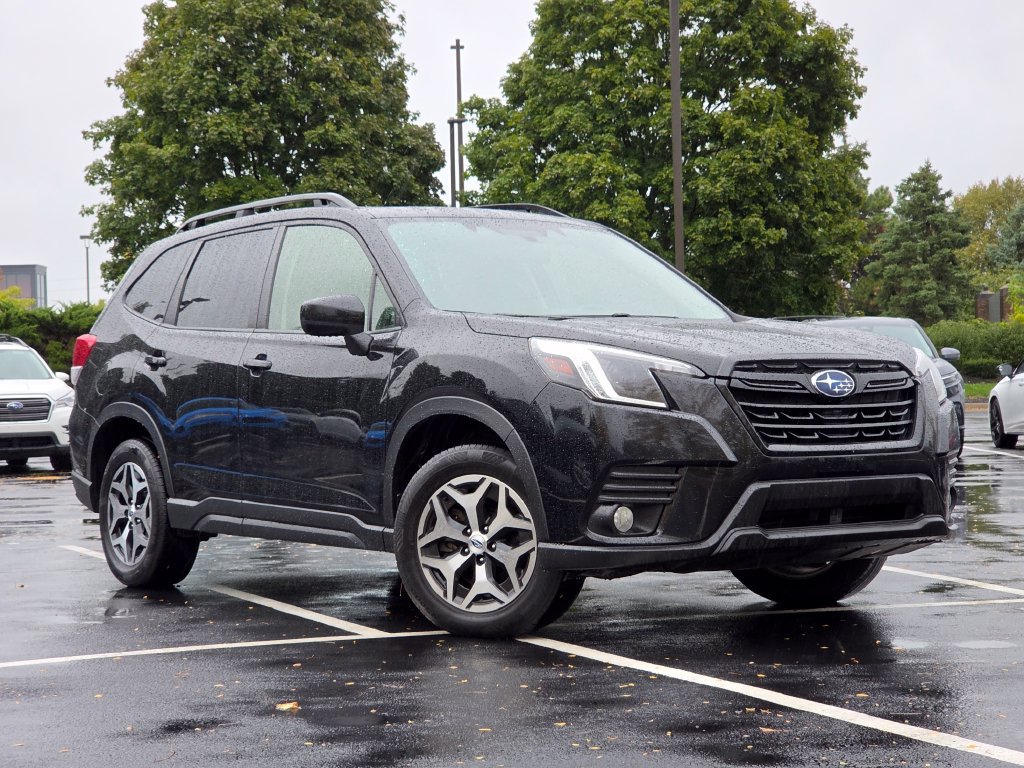 Used 2023 Subaru Forester Premium AWD/4WD image 2