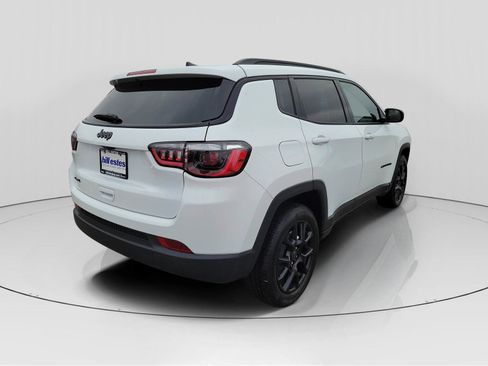 New 2026 Jeep Compass Latitude image 4