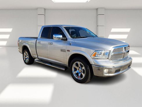 Certified 2017 RAM 1500 Laramie image 7