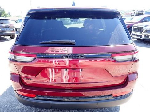 New 2025 Jeep Grand Cherokee Altitude image 4