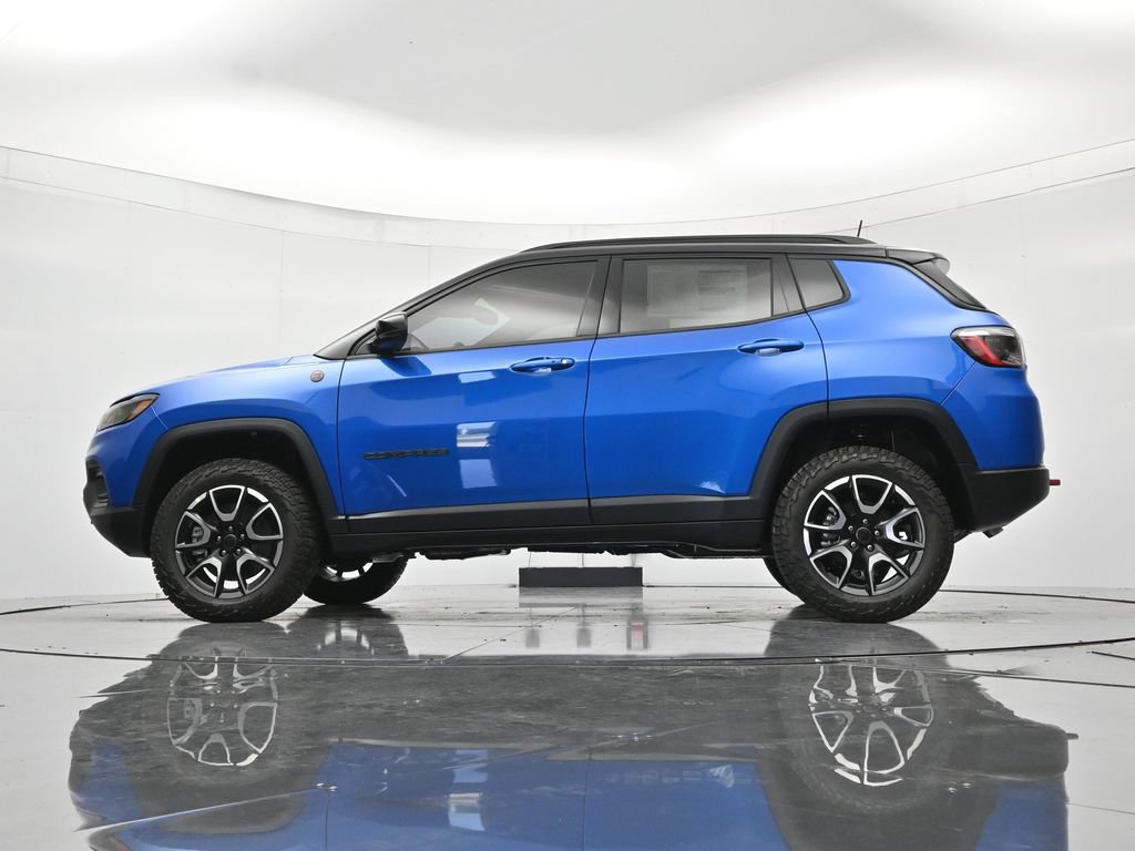 New 2026 Jeep Compass Trailhawk w/ Sun, Sound & Navigation Group AWD/4WD image 45