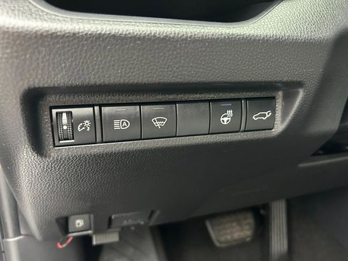 Used 2021 Toyota RAV4 XLE Premium AWD/4WD image 10