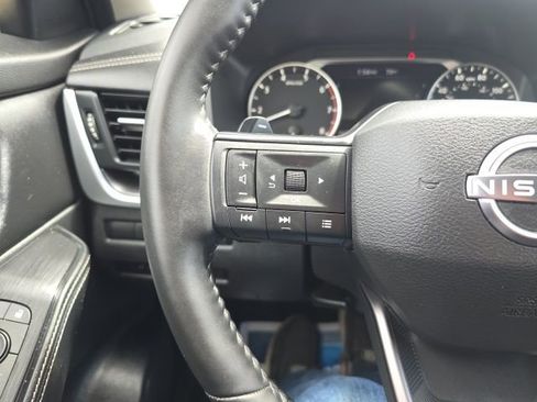 Used 2025 Nissan Rogue SV image 14