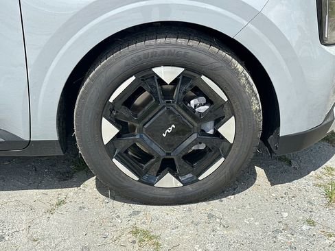 New 2026 Kia Carnival EX FWD image 12