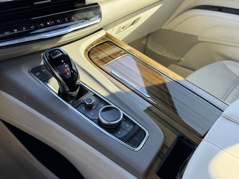 Used 2021 Cadillac Escalade ESV Sport Platinum image 21